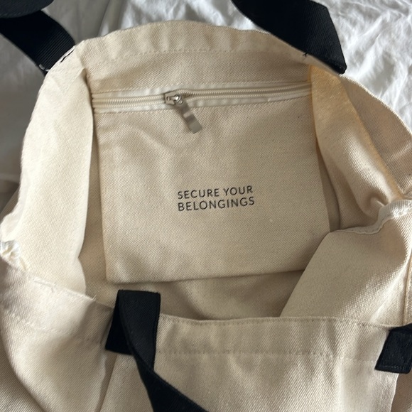 Annie Moves x Dsplace yoga tote bag carrier and size large  socks nwot not used - Picture 3 of 4